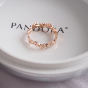 Pandora Sparkling Daisy Flower Crown Ring size 56/ us 7.5